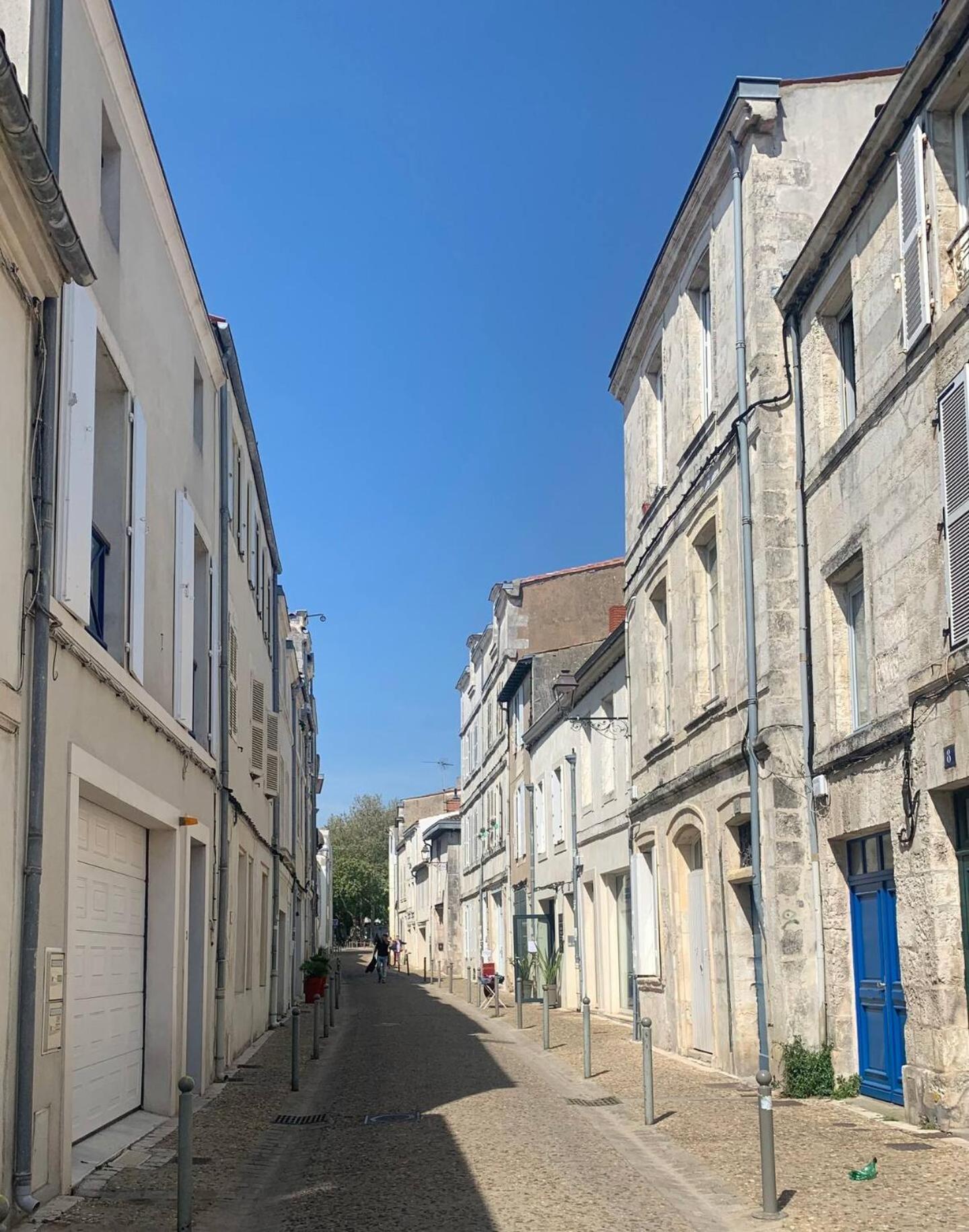Escapade Vintage Avec Terrasse En Centre Historique Apartment La Rochelle  Ngoại thất bức ảnh