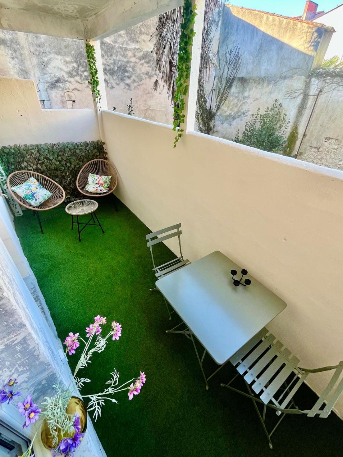 Escapade Vintage Avec Terrasse En Centre Historique Apartment La Rochelle  Ngoại thất bức ảnh